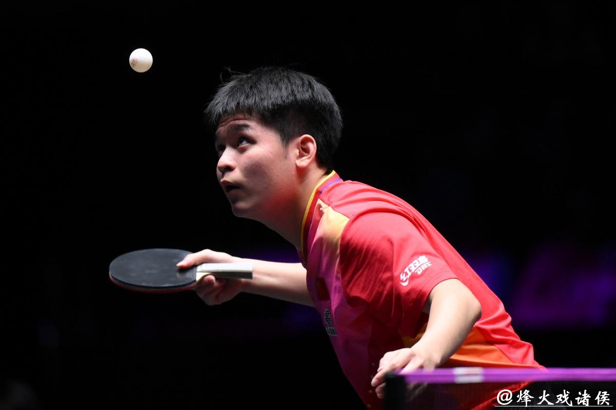 乒乓球亚洲杯：林诗栋3-0完胜 小组赛首战告捷