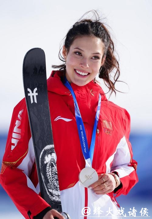 奖牌收割机!谷爱凌拿下坡面障碍技巧银牌,冬奥生涯2金2银太亮眼 奖牌收割机!谷爱凌拿下坡面障碍技巧银牌,冬奥生涯2金2银太亮眼